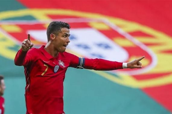 Portugal Hajar Makedonia Utara, Cristiano Ronaldo Samai Rekor Sensasional Lionel Messi - JPNN.COM