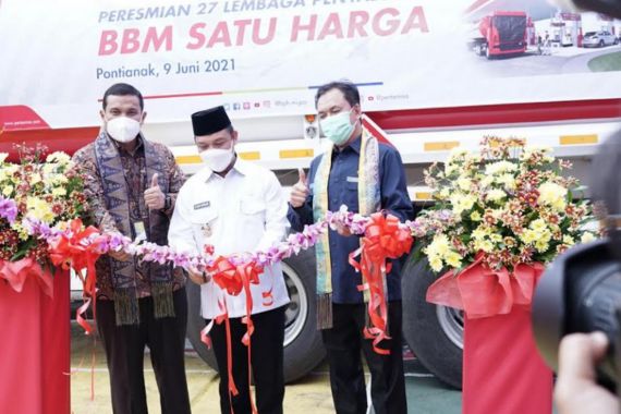 Pertamina Resmikan 27 Titik BBM Satu Harga - JPNN.COM