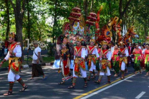 10 Ribu Seniman Bakal Meriahkan Pesta Kesenian Bali 2021, Kemenparekaf: Pariwisata Akan Bangkit - JPNN.COM