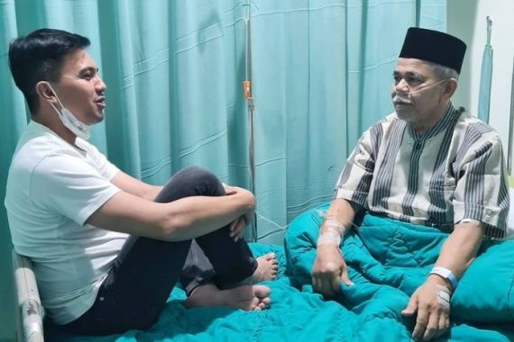 Ayah Dirawat di Rumah Sakit, Sahrul Gunawan Setia Mendampingi - JPNN.COM