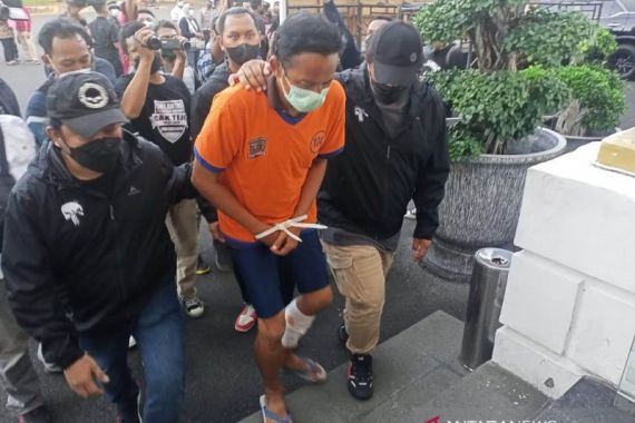 Wahyu Penganiaya Bocah 12 di Surabaya Ditangkap di Tangerang, Lihat Kakinya - JPNN.COM