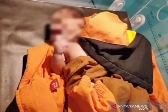 Krisdayanti dan Ibunya Temukan Bayi Laki-laki Tergeletak di Semak Belukar - JPNN.COM