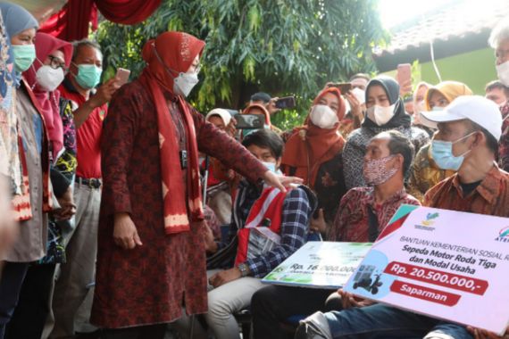 Disabilitas Tak Patah Arang, 'Virus' Saparman Patut Jadi Inspirasi Kehidupan - JPNN.COM