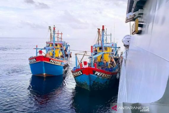 Mencuri Ikan di Perairan Riau, Kapal Nelayan Berbendera Malaysia Ditangkap - JPNN.COM