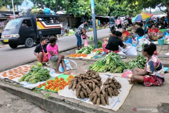 Sejumlah Mama Papua Resah soal Minimarket, Ada Apa? - JPNN.COM