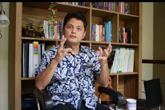 Pengamat: Hentikan Feodalisme Sistem Pendidikan di Indonesia - JPNN.COM