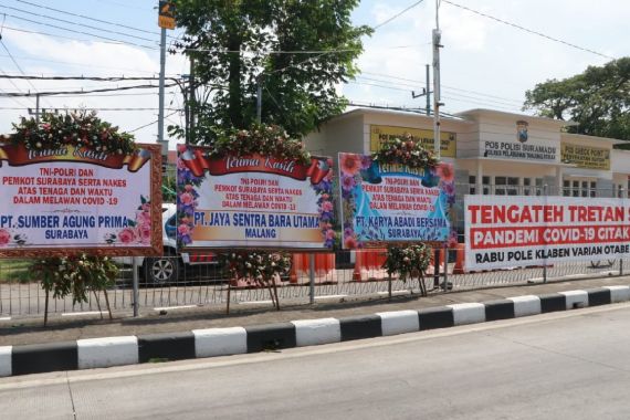 Lihat, Beginilah Cara Masyarakat Semangati Petugas di Pos Penyekatan Suramadu - JPNN.COM