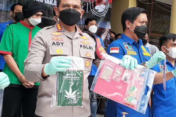 Polisi Temukan Buku Hikayat Pohon Ganja, Anji Dukung Legalitas Mariyuana? - JPNN.COM