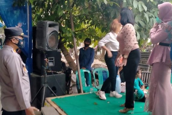 Langgar Prokes, Pesta Pernikahan di Bekasi Dibubarkan Polisi - JPNN.COM