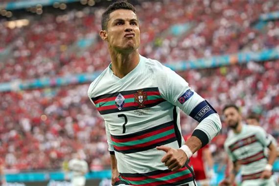 Sama-sama Koleksi Lima Gol, Ronaldo Singkirkan Patrik Schik dari Top Skor EURO 2020, Kok Bisa? - JPNN.COM