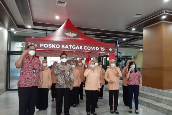 Teh Pucuk Harum dan DWP Jakarta Serahkan Bantuan Tenda Satgas Covid-19 - JPNN.COM