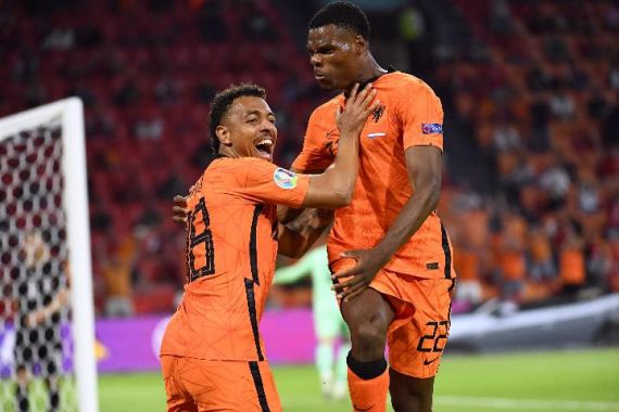 Gol Memphis Depay dan Dumfries Pastikan Belanda Lolos 16 Besar EURO 2020 - JPNN.COM