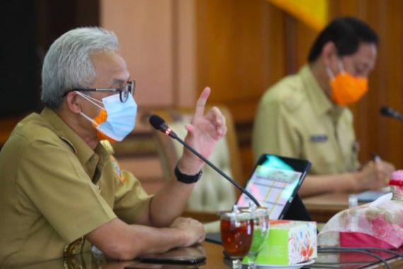 Zona Merah di Jateng Bertambah, Pak Ganjar Minta Lockdown Mikro - JPNN.COM