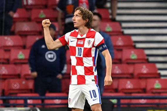 Belum Ingin Pensiun, Luka Modric Siap Membela Kroasia di UEFA Nations League 2023 - JPNN.COM