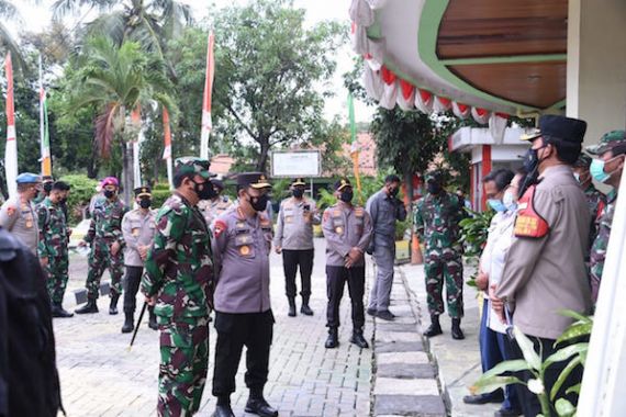 Tinjau Posko PPKM di Marunda, Panglima TNI Singgung OTG - JPNN.COM