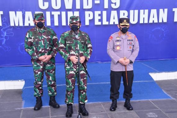 Panglima TNI Bersama Kapolri Pantau Serbuan Vaksinasi di Pelindo II - JPNN.COM