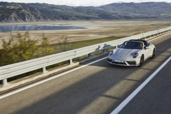 Porsche 911 2022 Diklaim Lebih Ringan dan Bertenaga - JPNN.COM