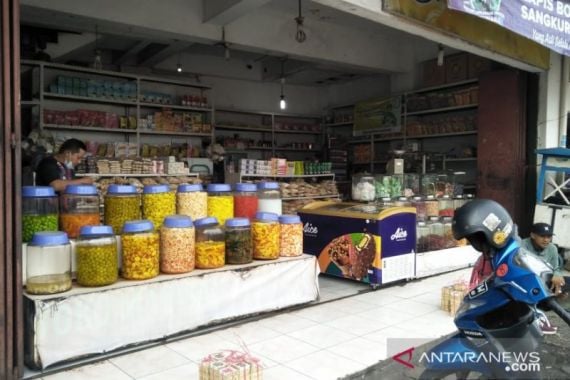 Pedagang Oleh-oleh Khas Cianjur: Barang Berkurang Saja Sudah Untung - JPNN.COM