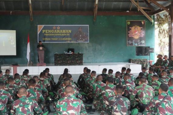 Simak, Arahan Letjen Agus di Hadapan Ratusan Prajurit TNI di Mimika Papua - JPNN.COM