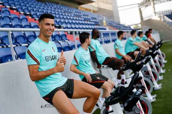 Pelatih Hungaria Sebut Cristiano Ronaldo Sangat Mengganggu, Kenapa ya? - JPNN.COM