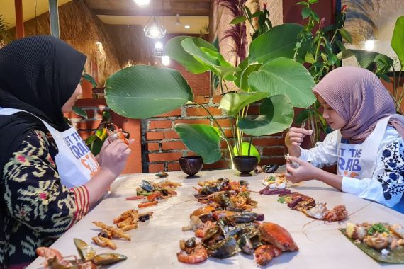 10 Tahun Eksis, Cut The Crab Ekspansi di Beberapa Kota Indonesia - JPNN.COM