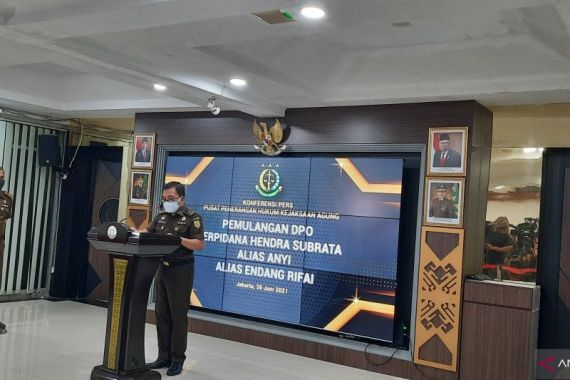 Hendra Subrata Dieksekusi ke Rutan Salemba Cabang Kejagung - JPNN.COM