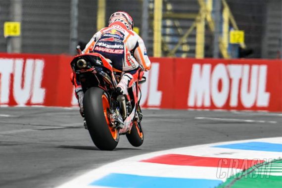 Hasil MotoGP Belanda: Marquez Lumayan, Rossi dan 3 Pembalap jadi Korban - JPNN.COM