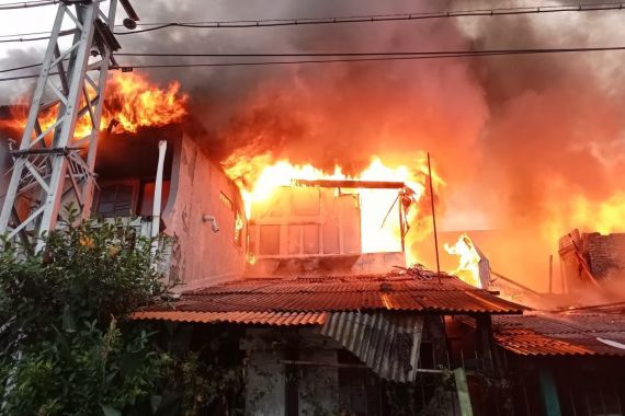 Kebakaran 8 Rumah Warga di Kemayoran, Kerugiannya Fantastis - JPNN.COM
