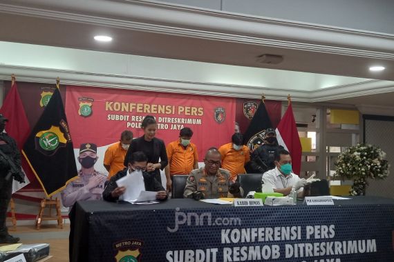 3 Polisi Gadungan Ini Membawa Korban ke Dalam Mobil, Lalu Terjadilah - JPNN.COM