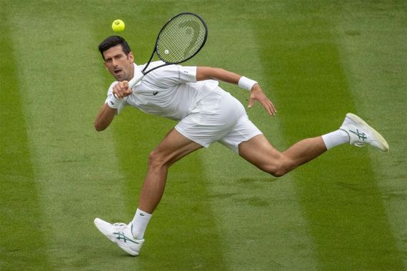Sempat Kehilangan, Novak Djokovic Tembus Babak Kedua Wimbledon - JPNN.COM