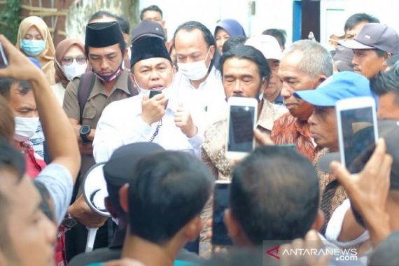 11 Tahun Menunggak, Agusrin Najamudin Melunasi Tunggakan Kredit Mobil Dinas Land Cruiser - JPNN.COM