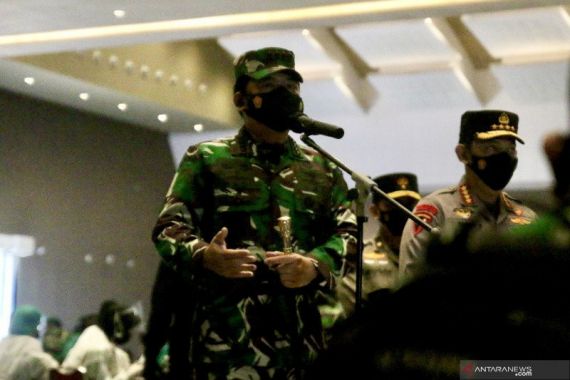 TNI Ditargetkan Memvaksin 200 Ribu Orang/Hari, Polri Sebegini - JPNN.COM