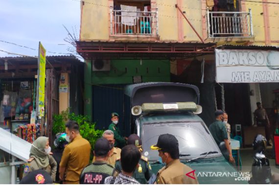 Dua Pemilik Salon di Aceh Pasrah Dijemput Petugas Syariat Islam, Ternyata Ada Perbuatan Terlarang - JPNN.COM