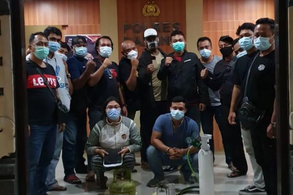 Pasutri Berkolaborasi Membobol Mesin ATM di Bali, Sudah Diringkus Polisi - JPNN.COM