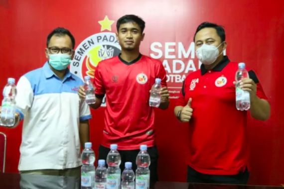 Liga 2 2021: Semen Padang Gaet Le Minerale sebagai Sponsor Baru - JPNN.COM