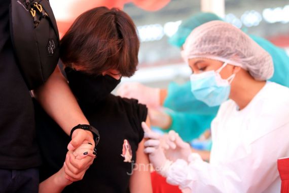 Pemerintah Datangkan Vaksin Berefikasi 79%, Digunakan untuk Vaksinasi Gotong Royong - JPNN.COM