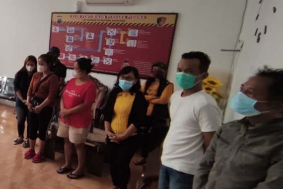 Lihat Wanita Berkaus Merah Karyawan Spa di Semarang - JPNN.COM