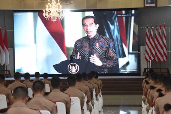 101 Calon Perwira Remaja AAL Terima Pembekalan Presiden Jokowi - JPNN.COM