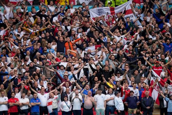 Euro 2020: Inggris Terancam Denda karena Aksi tak Terpuji Suporter - JPNN.COM