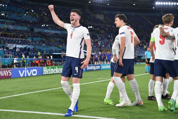 Inggris vs Denmark: Saat Harry Kane Cetak Gol, Declan Rice Dapat Kado Spesial, Apakah Itu? - JPNN.COM