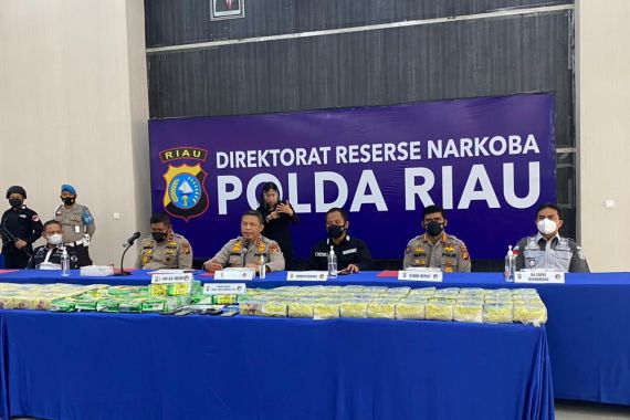 Polda Riau & Lapas Bangkinang Gagalkan Penyelundupan 108 Kg Sabu-Sabu dari Malaysia - JPNN.COM