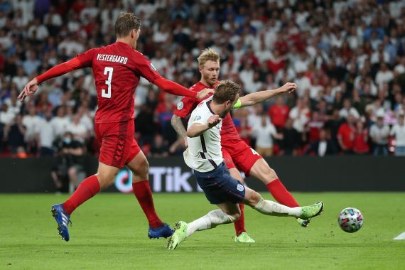 Inggris vs Denmark: Dua Alasan Mengapa Penalti yang Didapat The Three Lions Dianggap Kontroversial - JPNN.COM