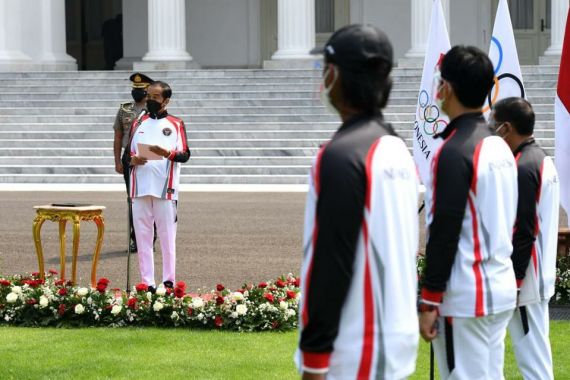 Lepas Kontingen Indonesia ke Tokyo, Jokowi Sampaikan Pesan Ini - JPNN.COM