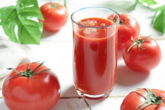 6 Khasiat Jus Tomat, Cegah Serangan Penyakit Ini - JPNN.COM