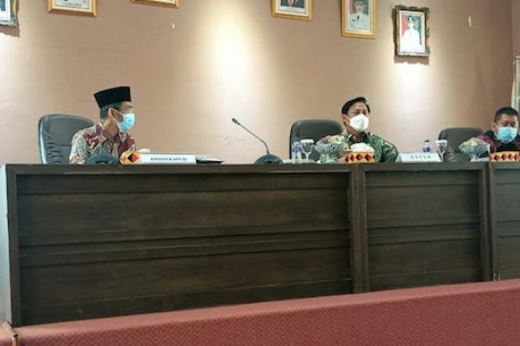 Senator Abdul Hakim Pantau Implementasi UU Cipta Kerja - JPNN.COM