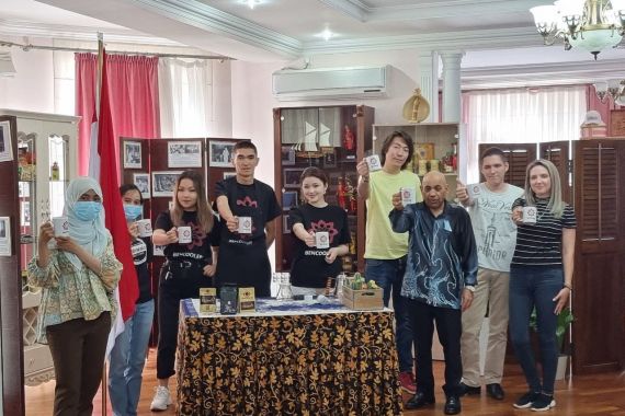 Gubernur Bengkulu Undang Dayana ke Kebun Kopi di Acara Ngobar Bencoolen Coffee - JPNN.COM