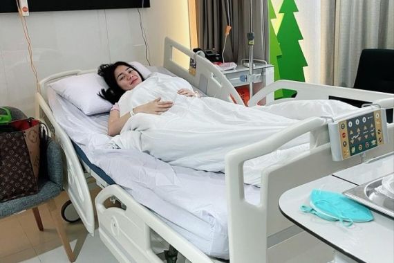 Felicya Angelista Dilarikan ke Rumah Sakit - JPNN.COM