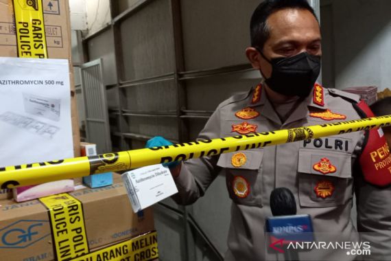 Gudang Penimbunan Obat Covid-19 di Kalideres Digerebek, Ada Ribuan Dus, Ya Ampun - JPNN.COM