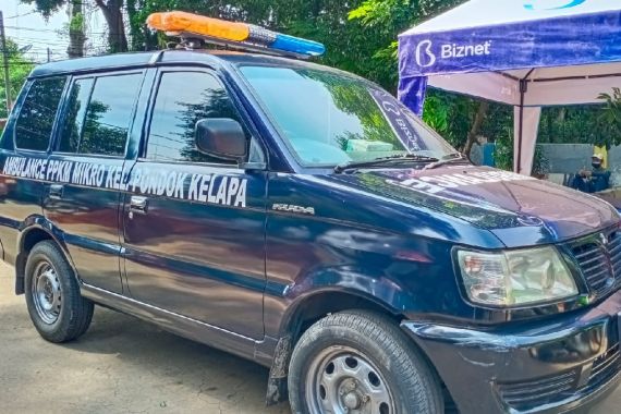 Bu Lurah Siska Rela Mobil Dinasnya Disulap Jadi Ambulans Jenazah Covid-19, Lihat - JPNN.COM