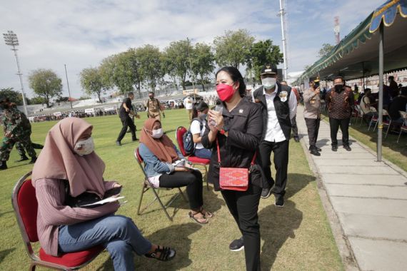 Puan: Rakyat Harus Dipersuasi, Jangan Dimarahi Apalagi Langsung Disemprot! - JPNN.COM